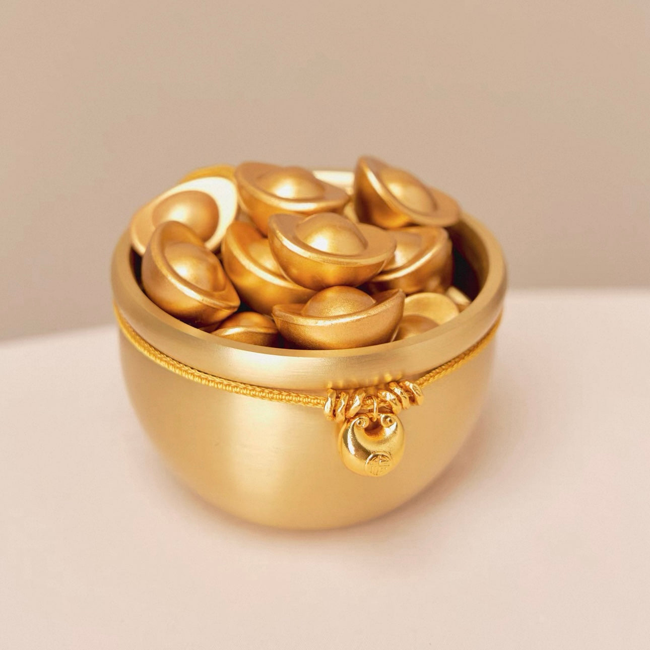Seekeven Pure Brass Wealth Treasure Basin – Handcrafted Prosperity Bowl with Gold Ingot Gift