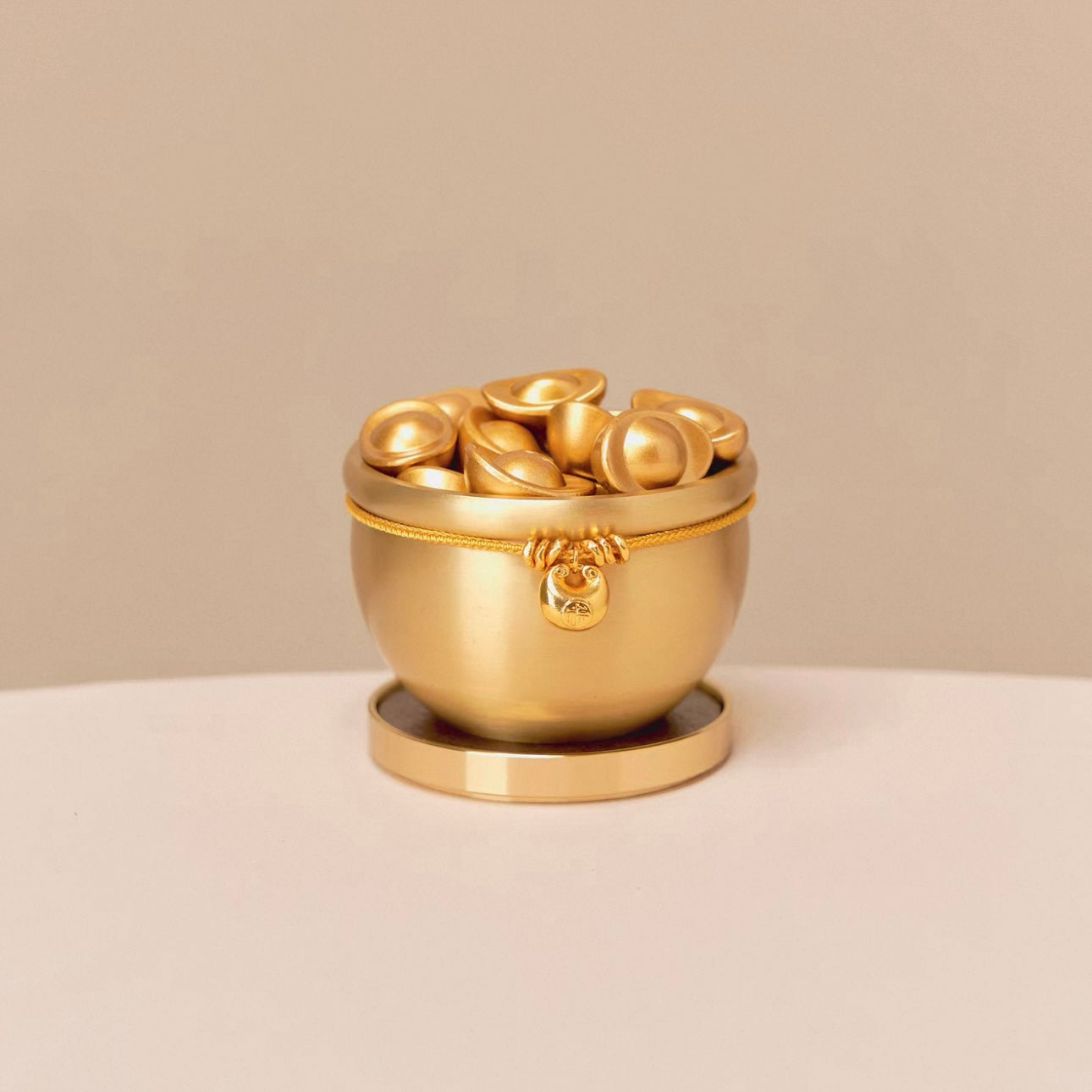 Seekeven Pure Brass Wealth Treasure Basin – Handcrafted Prosperity Bowl with Gold Ingot Gift